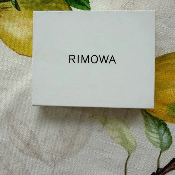 RIMOWA White Box with Black Logo and Yellow Sticker, Cardholder - Picture 1 of 4